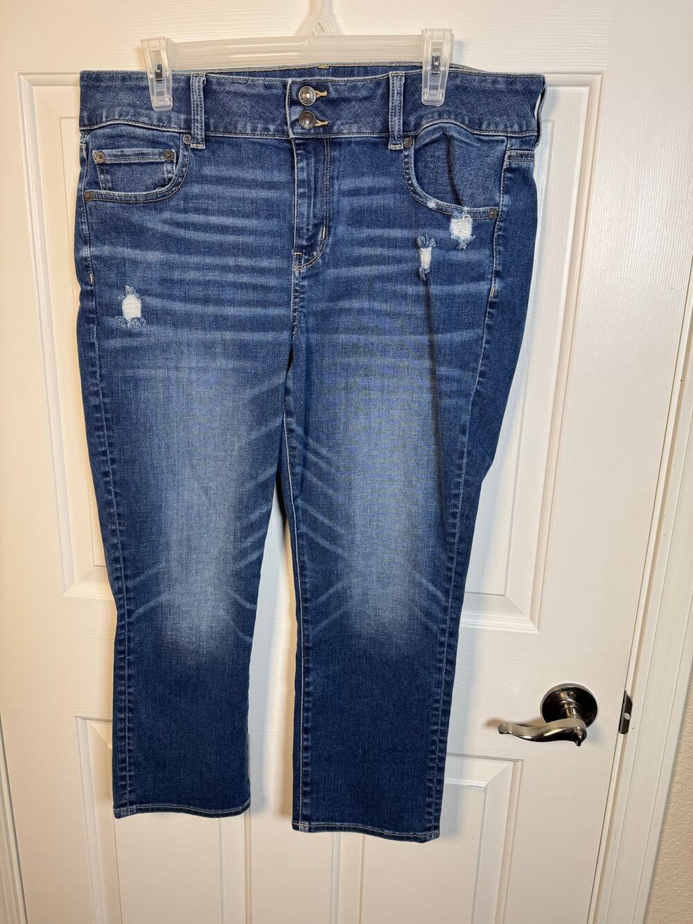 American Eagle Artist Crop Distressed Crop Jeans Medium Wash 16 Short